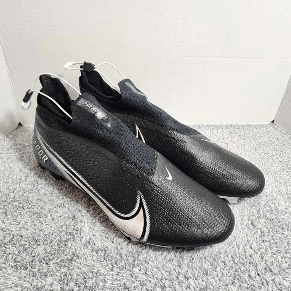 Nike dominate field